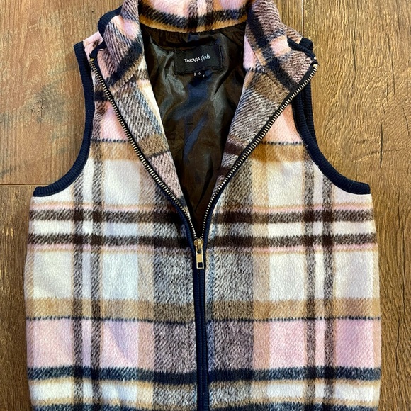 Vest - Picture 5 of 6